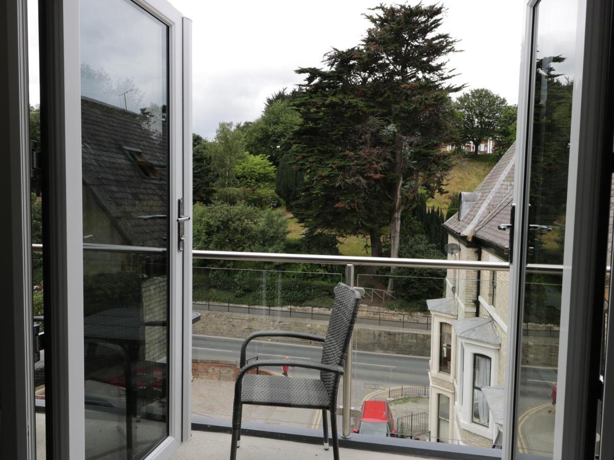 The Office Gardens, 3 *